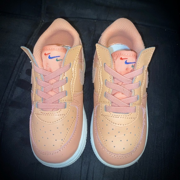 Nike Air Force 1 - Picture 2 of 4